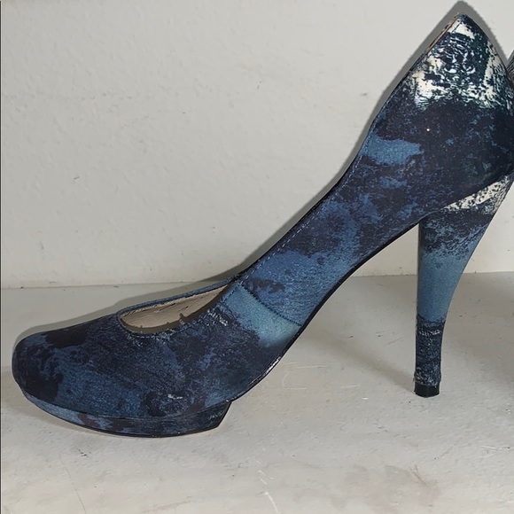 Christian Siriano Ocean Blue High Heels - Picture 2 of 2